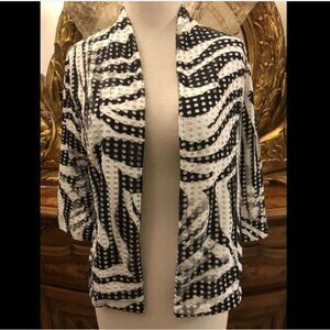Onque Petite Size PM Black and White Open Front Jacket. Fully lined. B4